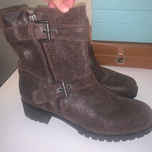 ALDO size 8.5 NEVER worn brown booties